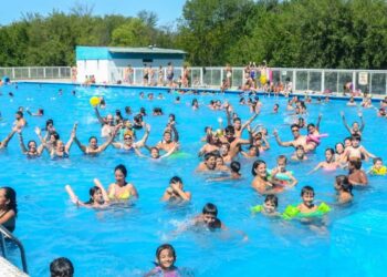Miles de vecinos ya disfrutan de las piletas libres municipales