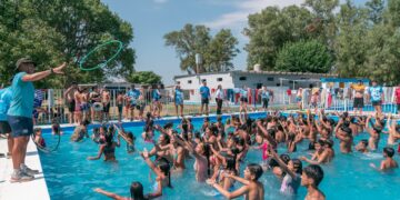 Más de 5.000 niños disfrutaron de los natatorios municipales