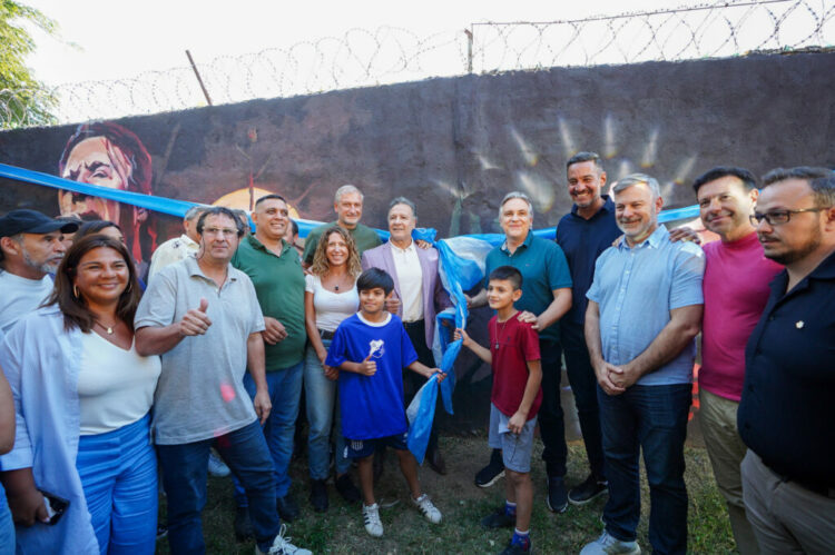El Gobernador habilitó el espacio en barrio Benjamín Cabral.