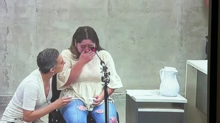 Julieta Guardia debió recibir asistencia tras emocionarse en su declaración.