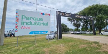 Entregaron fondos para parques industriales