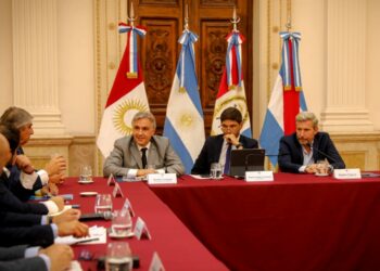 La advertencia de Llaryora sobre la baja de las retenciones: «El campo se puede fundir»