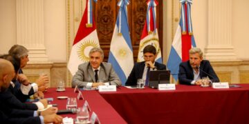 La advertencia de Llaryora sobre la baja de las retenciones: «El campo se puede fundir»