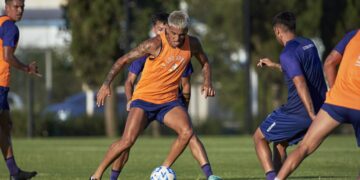 Talleres recibe a la Academia en el CARD