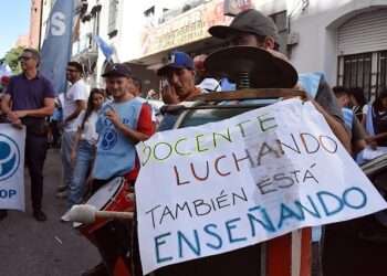 Sadop denunció que el salario no alcanza a cubrir necesidades básicas