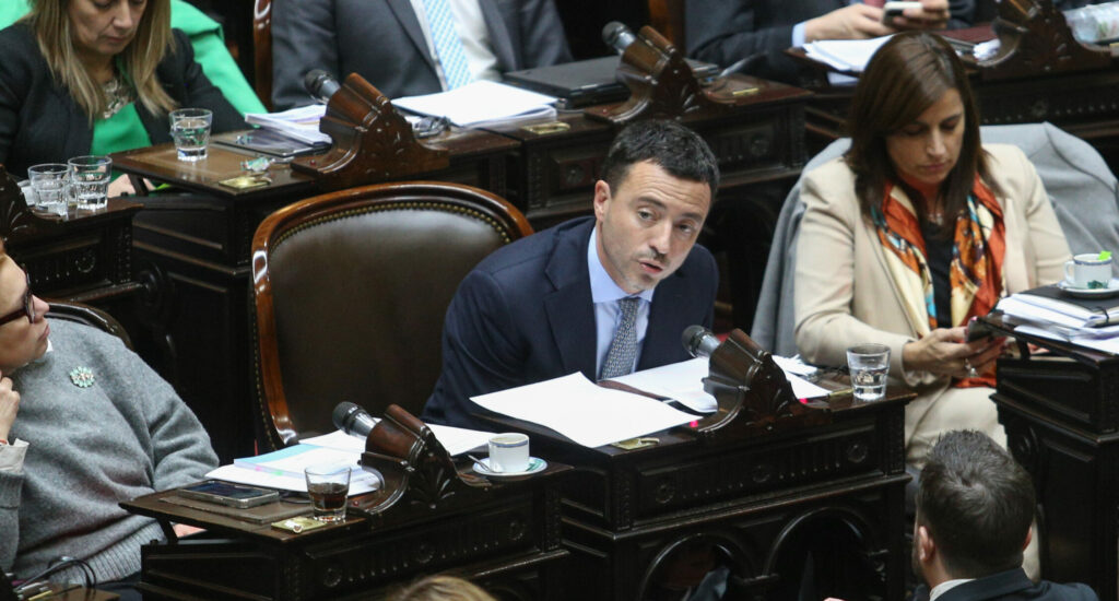 De Loredo exige dar marcha atrás con "el feroz ajuste impositivo"