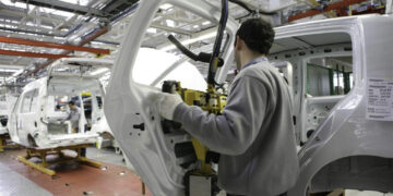 Smata inició medidas de fuerza en la planta de Nissan ante el posible cierre de la empresa