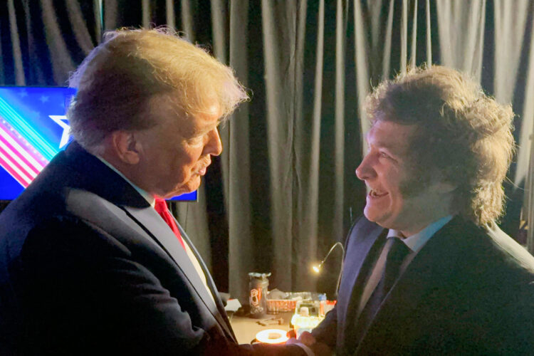 Fotografia de archivo del presidente de la nacion Javier Milei junto al presidente electo de los Estados Unidos Donald Trump.