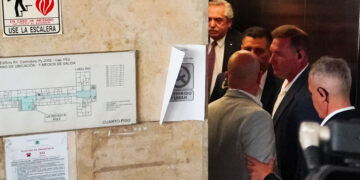 Alberto Fernández presentó un escrito y negó haber ejercido violencia contra Fabiola Yañez
