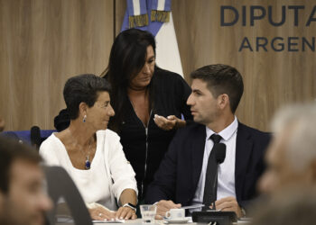 El oficialismo y aliados firmaron el dictamen de Ficha Limpia y quedó a un paso de la aprobación