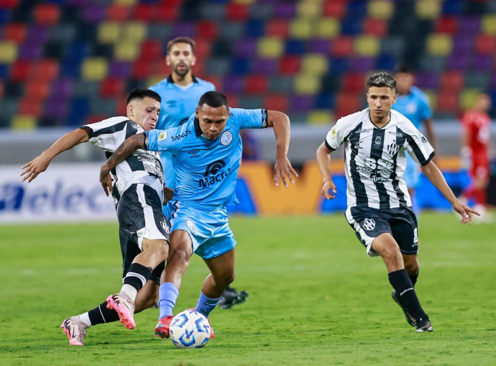 Belgrano cayó por 4-0 ante Central Córdoba en el debut de Zielinski