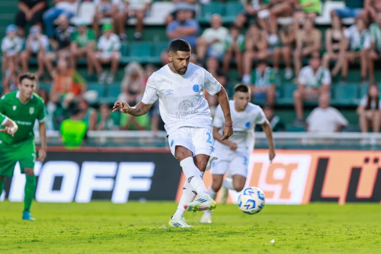 Belgrano lo empató de manera agónica y sigue sin ganar