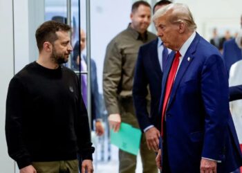 Trump llamó «dictador» al presidente de Ucrania y arremetió contra Biden