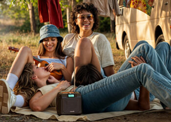 Volver al futuro: parlante Bluetooth con radio AM/FM