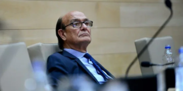 Oscar González recibe prisión domiciliaria con tobillera electrónica por enriquecimiento ilícito y lavado de dinero