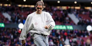 El cambio de look de De Paul y la reacción de Messi en comentarios que se volvió viral