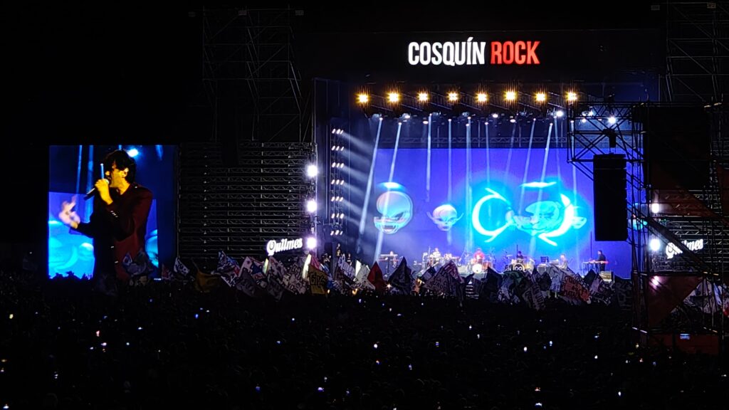 Segundo día del Cosquín Rock: 25 años de música y una montaña de emociones