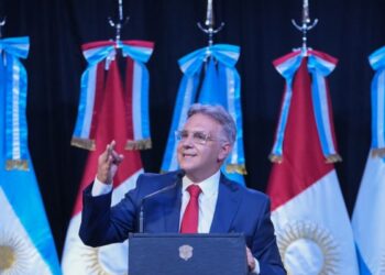 Llaryora destacó que redujo el gasto  público «más que la propia Nación»