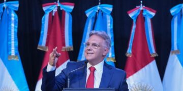 Llaryora destacó que redujo el gasto  público «más que la propia Nación»