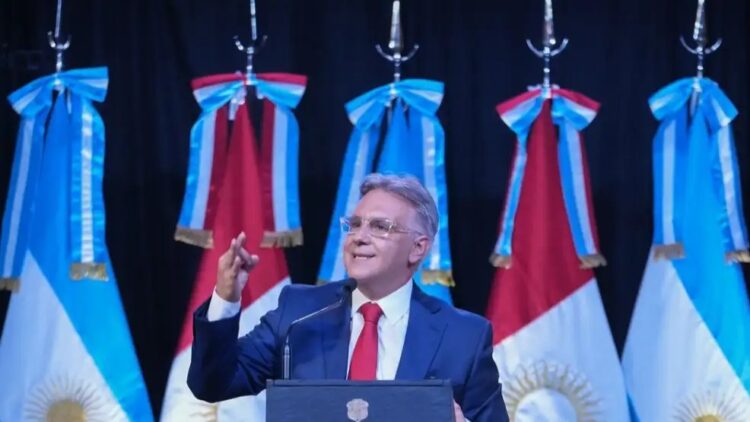 Llaryora pone primera y toma vuelo la campaña electoral