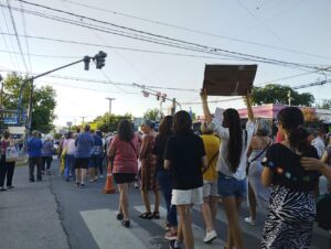Vecinos de Villa Allende vuelven a movilizarse contra el proyecto de cerramiento de calles Vecinos de Villa Allende vuelven a movilizarse contra el proyecto de cerramiento de calles