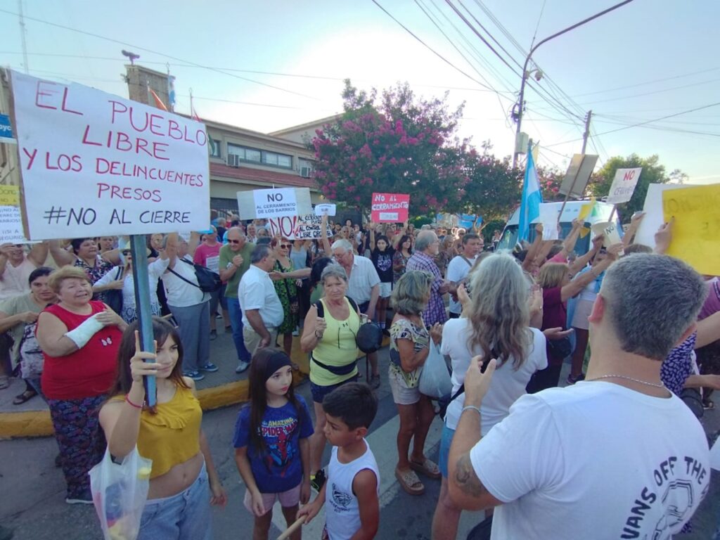 Vecinos de Villa Allende vuelven a movilizarse contra el proyecto de cerramiento de calles