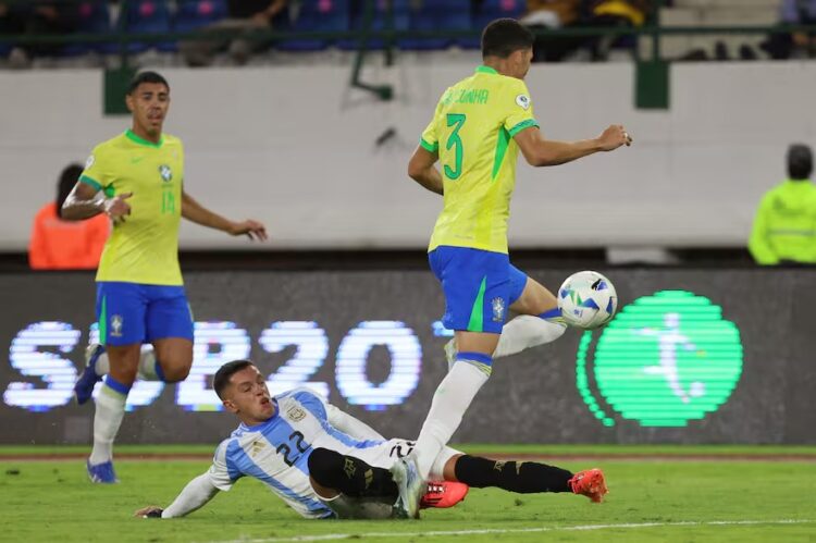 Argentina y Brasil no se sacaron ventaja y el clásico terminó igualado 1 a 1