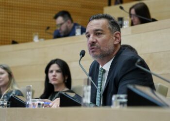 El llaryorismo tomó distancia del  pedido de juicio político a Milei