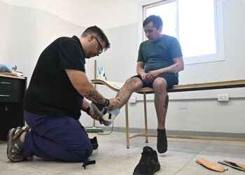 El primer taller público que produce órtesis y prótesis para pacientes sin obra social