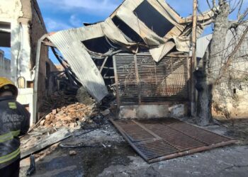 Dos muertos tras un voraz incendio en barrio San Martín