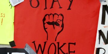 Despiertos (Woke 1) Despiertos (Woke 1)