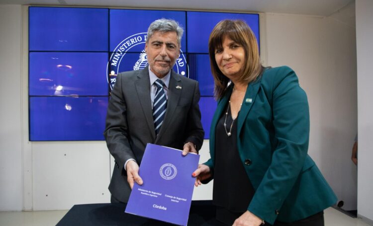 Los ministros de Seguridad Juan Pablo Quinteros y Patricia Bullrich.