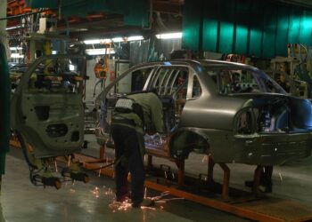 General Motors desvinculó a más de 300 empleados de su planta de Alvear