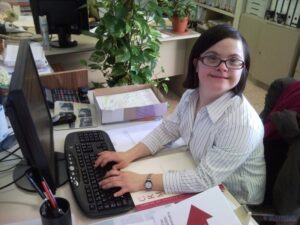 Discapacidad y empleo: el poder de las imágenes para contrarrestar estereotipos Discapacidad y empleo: el poder de las imágenes para contrarrestar estereotipos