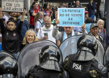 Políticos, artistas y organismos de DD. HH. le exigen al Gobierno que «garantice la libertad de manifestación»