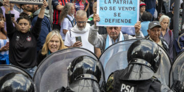 Políticos, artistas y organismos de DD. HH. le exigen al Gobierno que «garantice la libertad de manifestación»