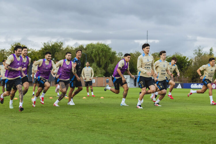 El entrenamiento de la Selección de cara a la fecha 14 de las Eliminatorias Sudamericanas.