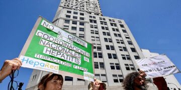 Masivas renuncias en el Ministerio de Salud por el ajuste oficial