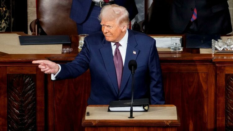 Trump impone un arancel del 10% a los productos argentinos