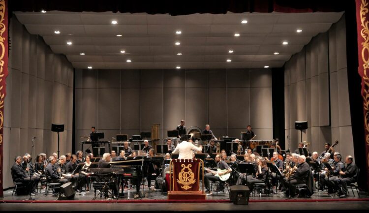 Un concierto que rinde homenaje a las mujeres de generaciones pasadas a través de una suite sinfónica llena de emoción e historia.