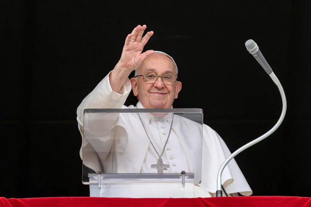 El papa Francisco sigue estable y recuperándose: tuvo una “noche tranquila” y mantiene “buena respuesta”