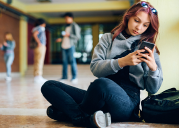 Argentina lidera el ranking de estudiantes distraídos por el celular