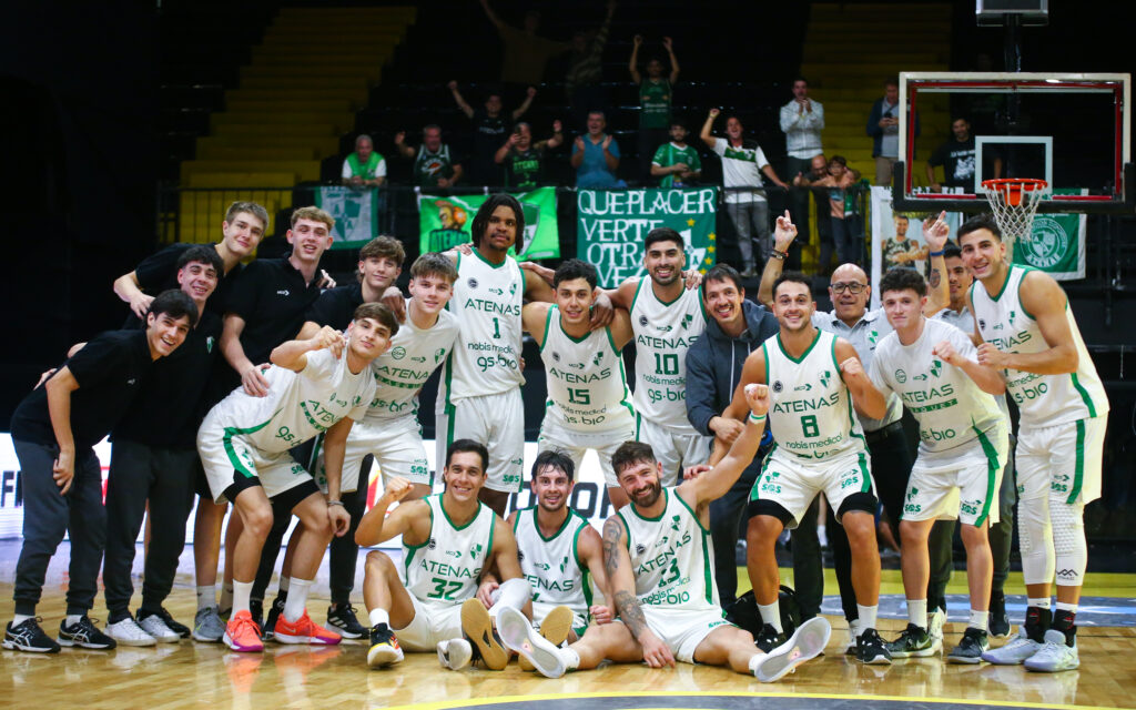Atenas jugó un gran partido y venció a Obras de visitante