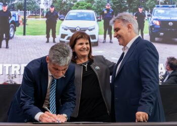 Patricia Bullrich en Córdoba: presentó la Ley Anti Barras