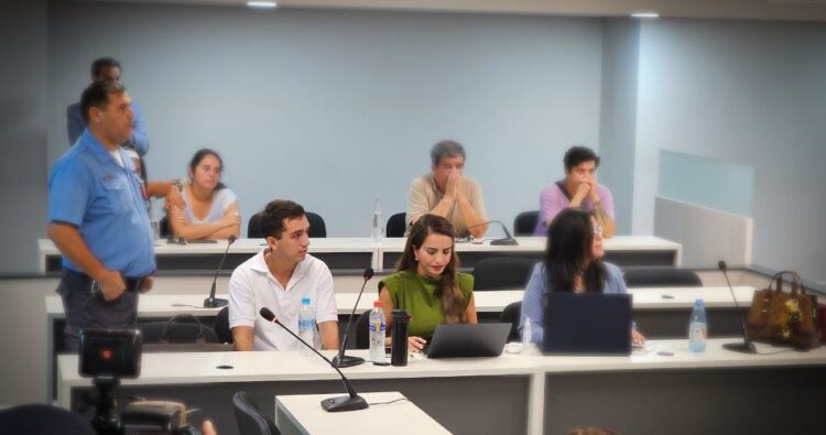 El único acusado, Néstor Soto, junto a su abogada Ángela Burgos Niño.