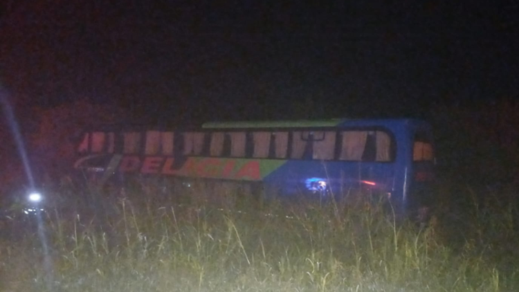 Dos personas fallecieron tras colisionar un automóvil y un colectivo Dos personas fallecieron tras colisionar un automóvil y un colectivo