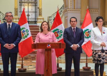 La presidenta de Perú puso fecha a las elecciones generales para abril 2026