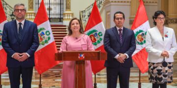 La presidenta de Perú puso fecha a las elecciones generales para abril 2026