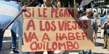 Marcha de jubilados en contra del ajuste del Gobierno