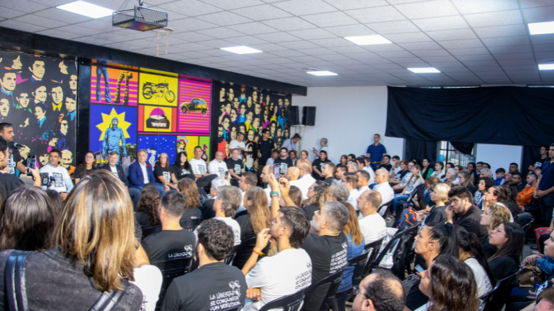 Llaryora inauguró el Foro de la Democracia en Campo de la Ribera